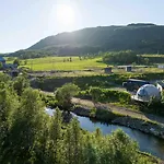 Роскошный шатер Storjord Glamping *